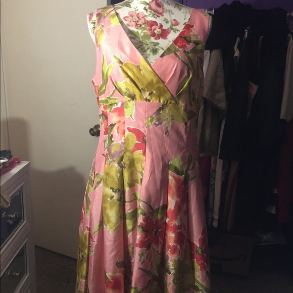 Vintage floral Dress, perfect for Day wear - Picture 4 of 4